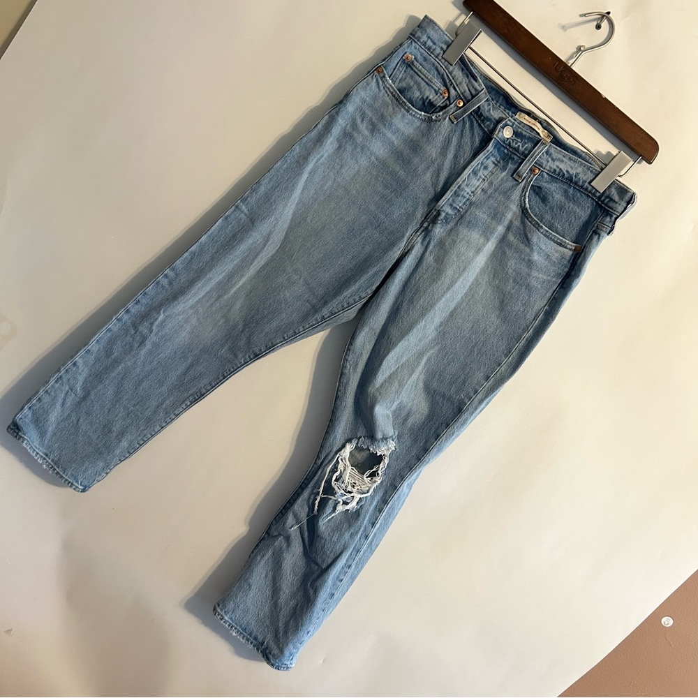 Levi’s Wedgie Straight Leg Denim Jeans Distressed Premium Size 31